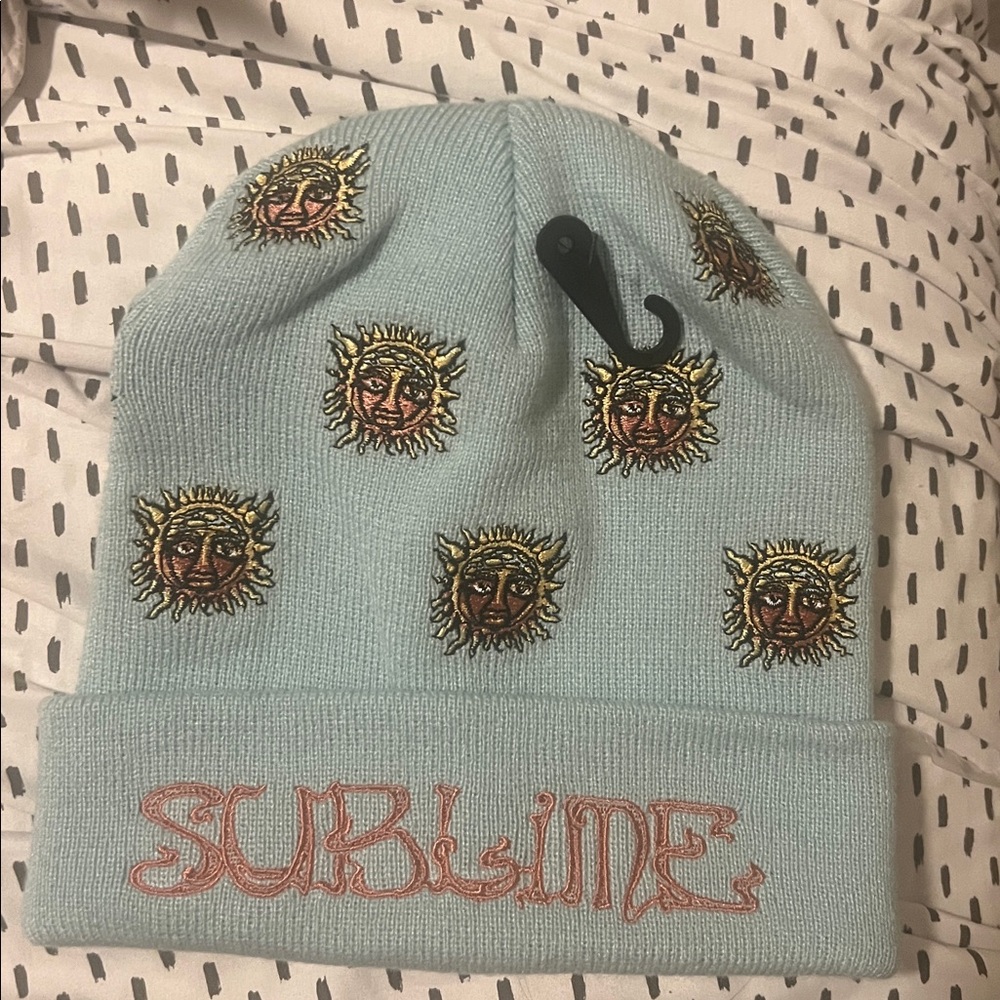 SUBLIME UNISEX SUN LOGO BEANIE EMBROIDERED KNIT LIGHT BLUE NWOT LICENSED